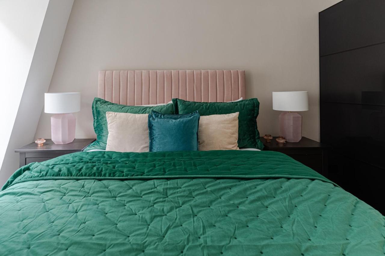 Explore The Most Exquisite West-End From A Harrods Family And Couple Home Londýn Exteriér fotografie