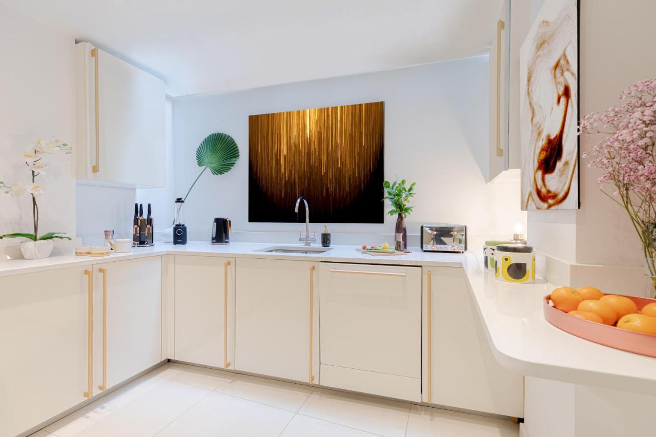 Explore The Most Exquisite West-End From A Harrods Family And Couple Home Londýn Exteriér fotografie