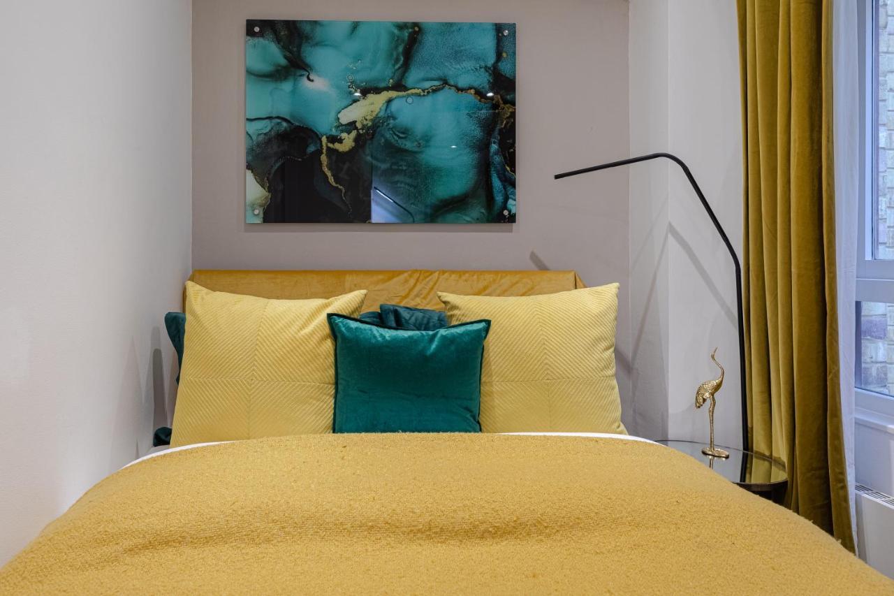 Explore The Most Exquisite West-End From A Harrods Family And Couple Home Londýn Exteriér fotografie