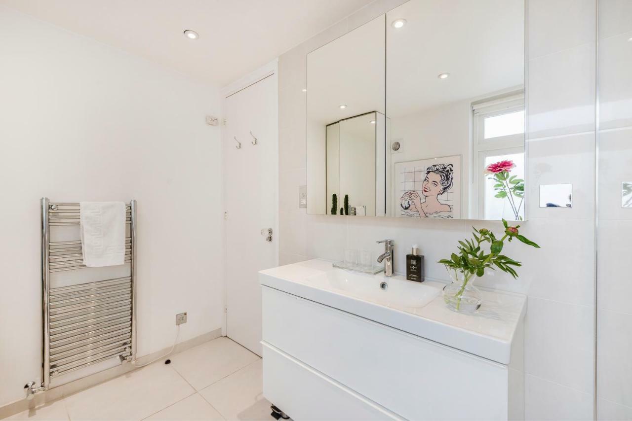 Explore The Most Exquisite West-End From A Harrods Family And Couple Home Londýn Exteriér fotografie